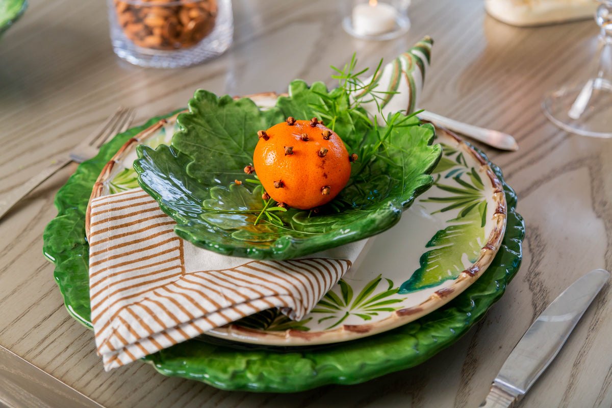 Compagnia Leaf Plate, Green Oak Leaves